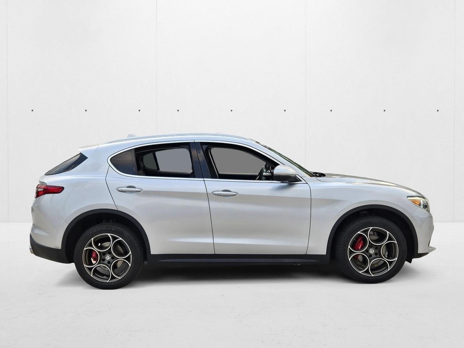 2018 Alfa Romeo Stelvio Ti photo 4