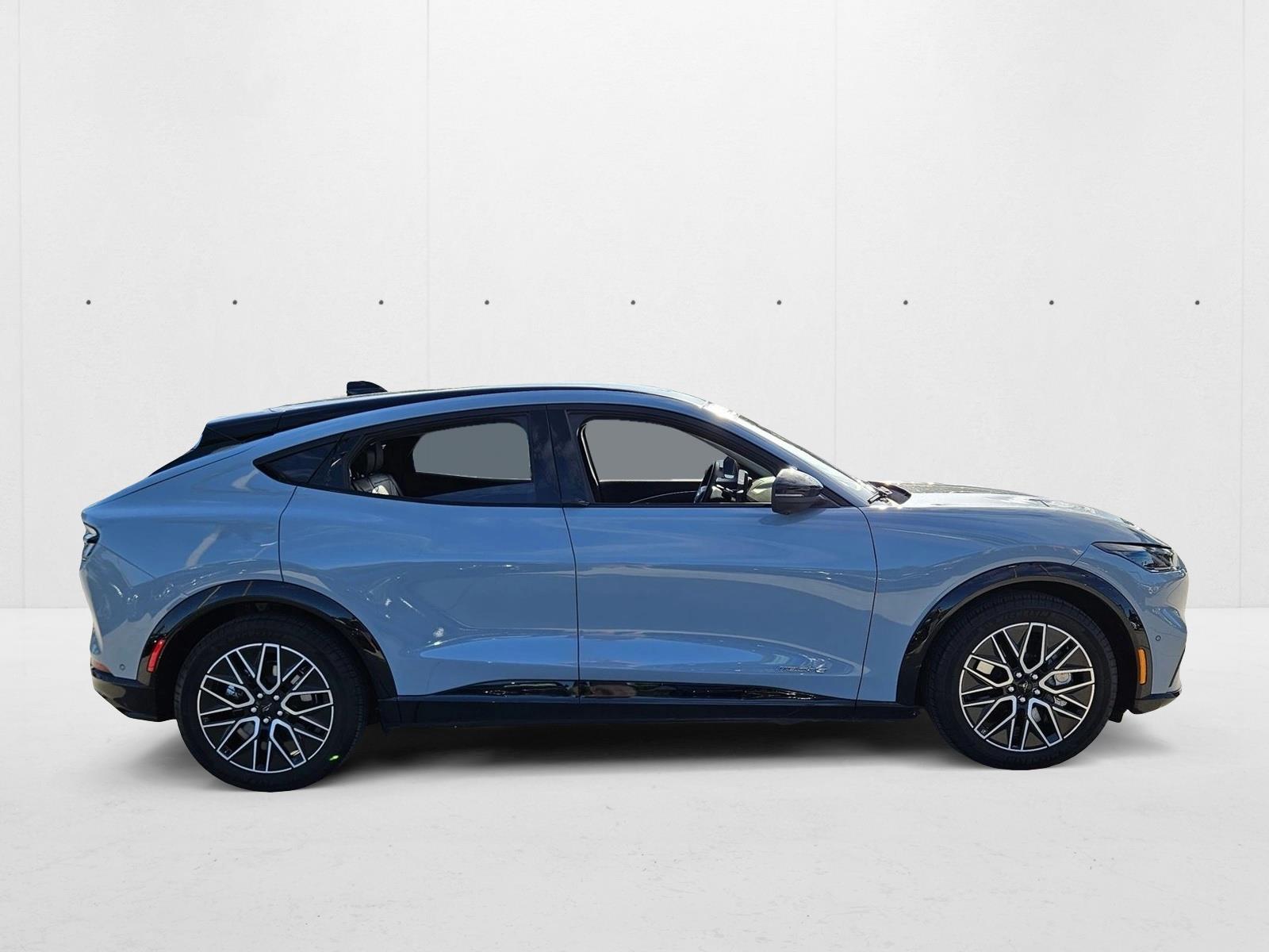 2024 Ford Mustang Mach-E Premium photo 4