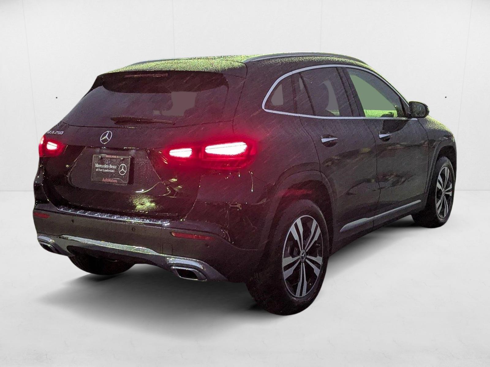 2025 Mercedes Benz GLA 250 photo 2