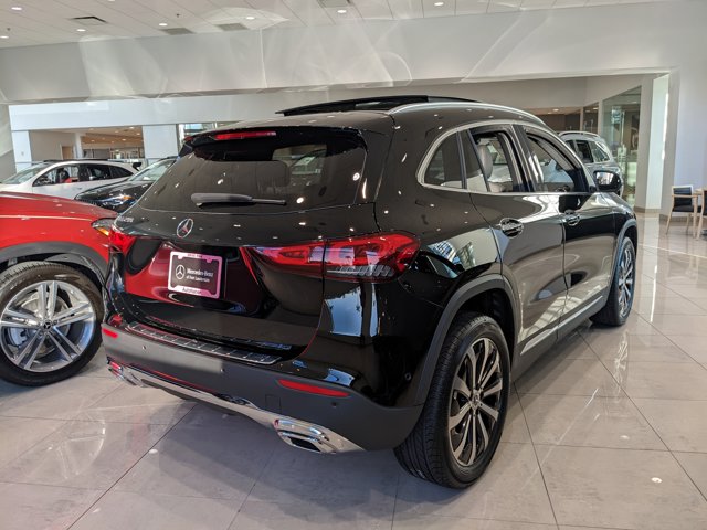 2022 Mercedes Benz GLA 250 photo 2