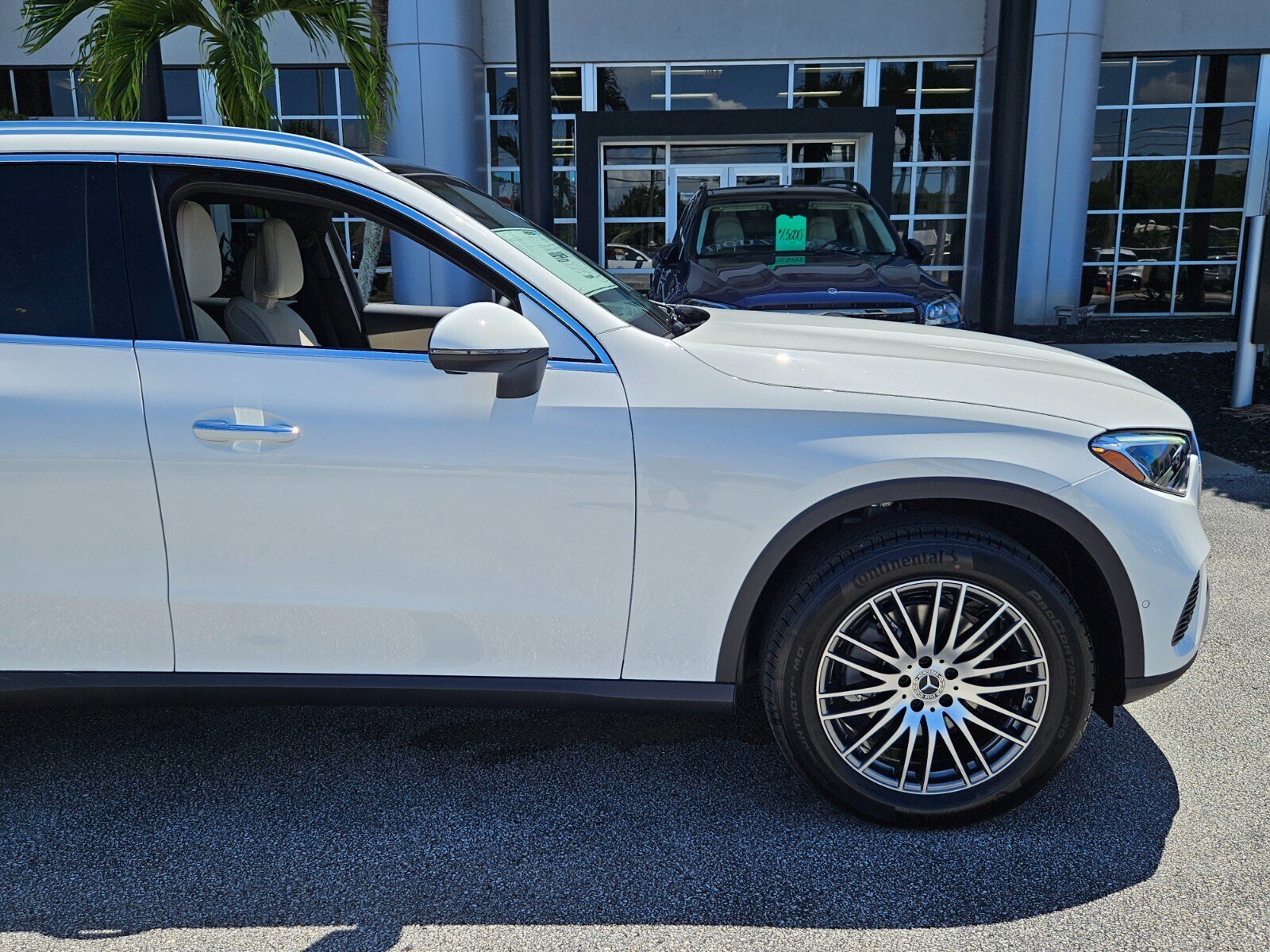 2026 Mercedes Benz GLC 300 photo 2