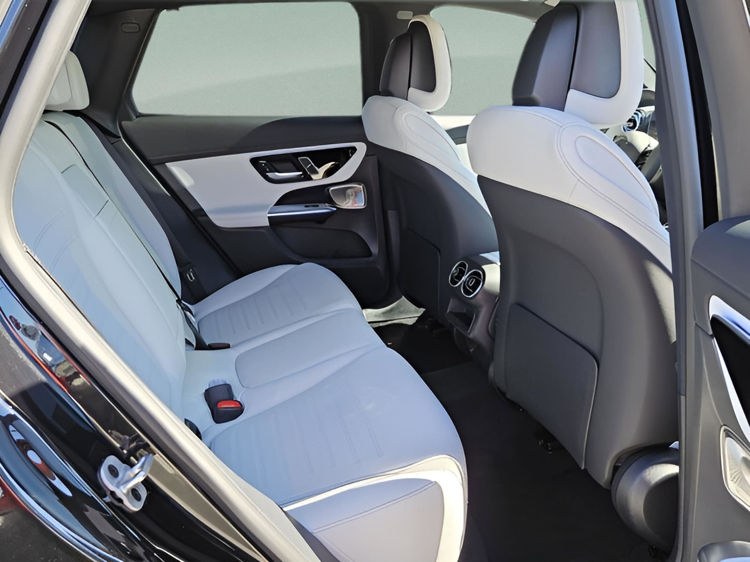 2026 Mercedes-Benz GLC Base - Photo 10