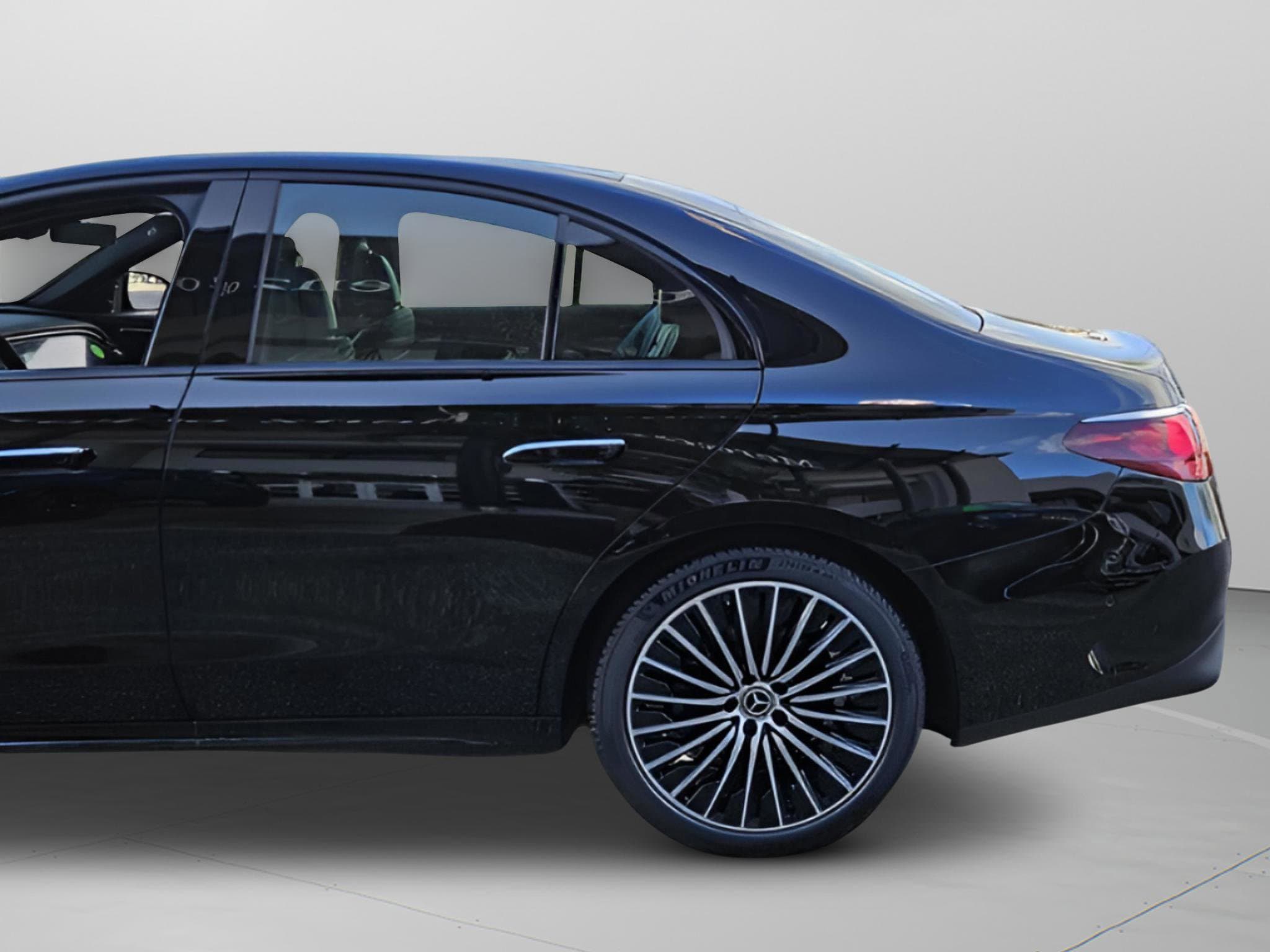 2026 Mercedes-Benz E-Class E350 - Photo 37