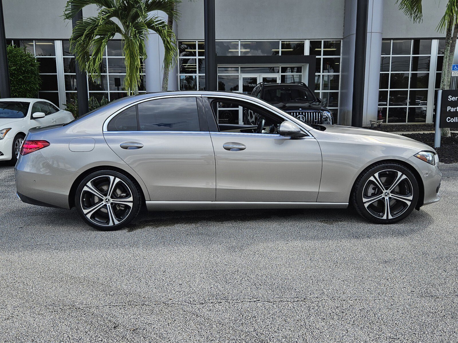 2022 Mercedes Benz C 300 Sedan photo 3