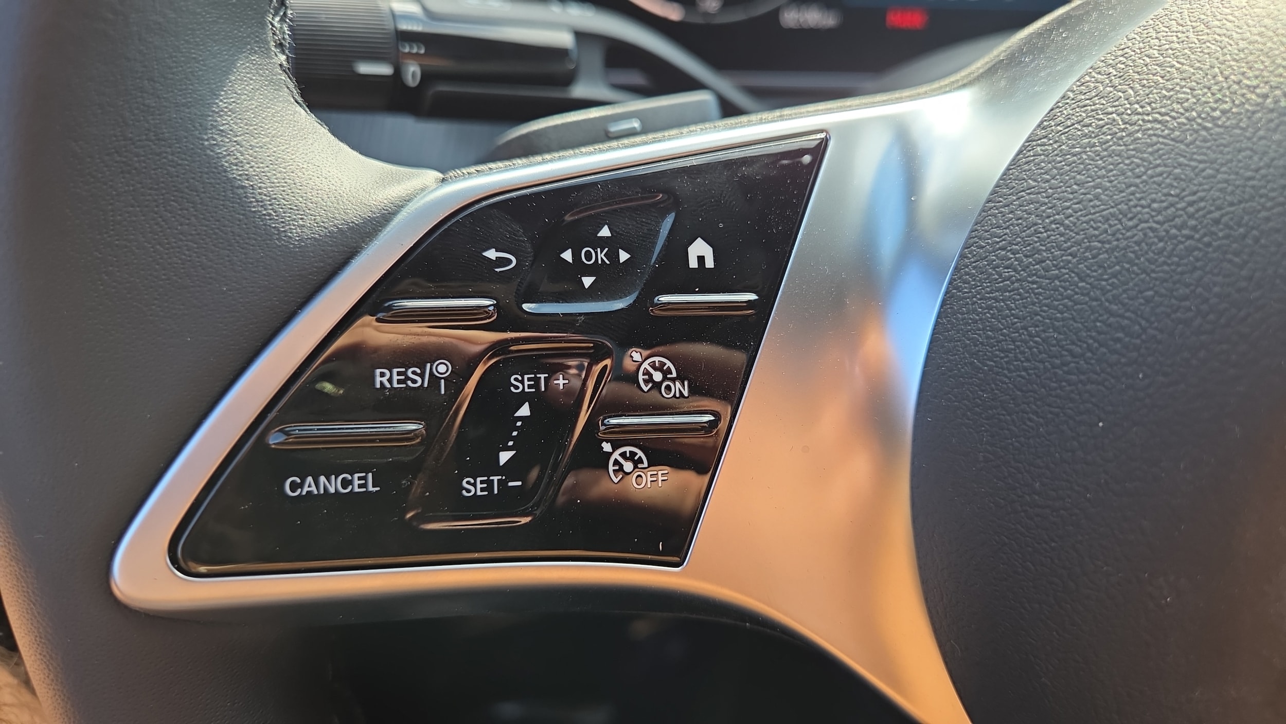 2026 Mercedes-Benz C-Class Sedan C 300 - Photo 24