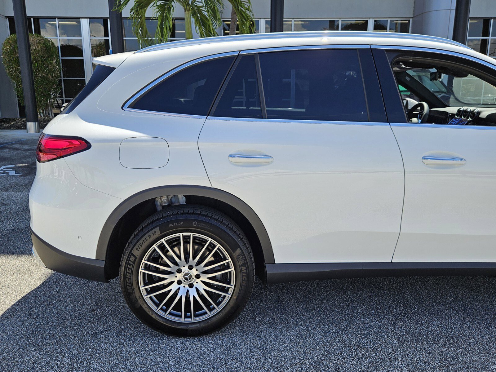 2026 Mercedes Benz GLC 300 photo 4