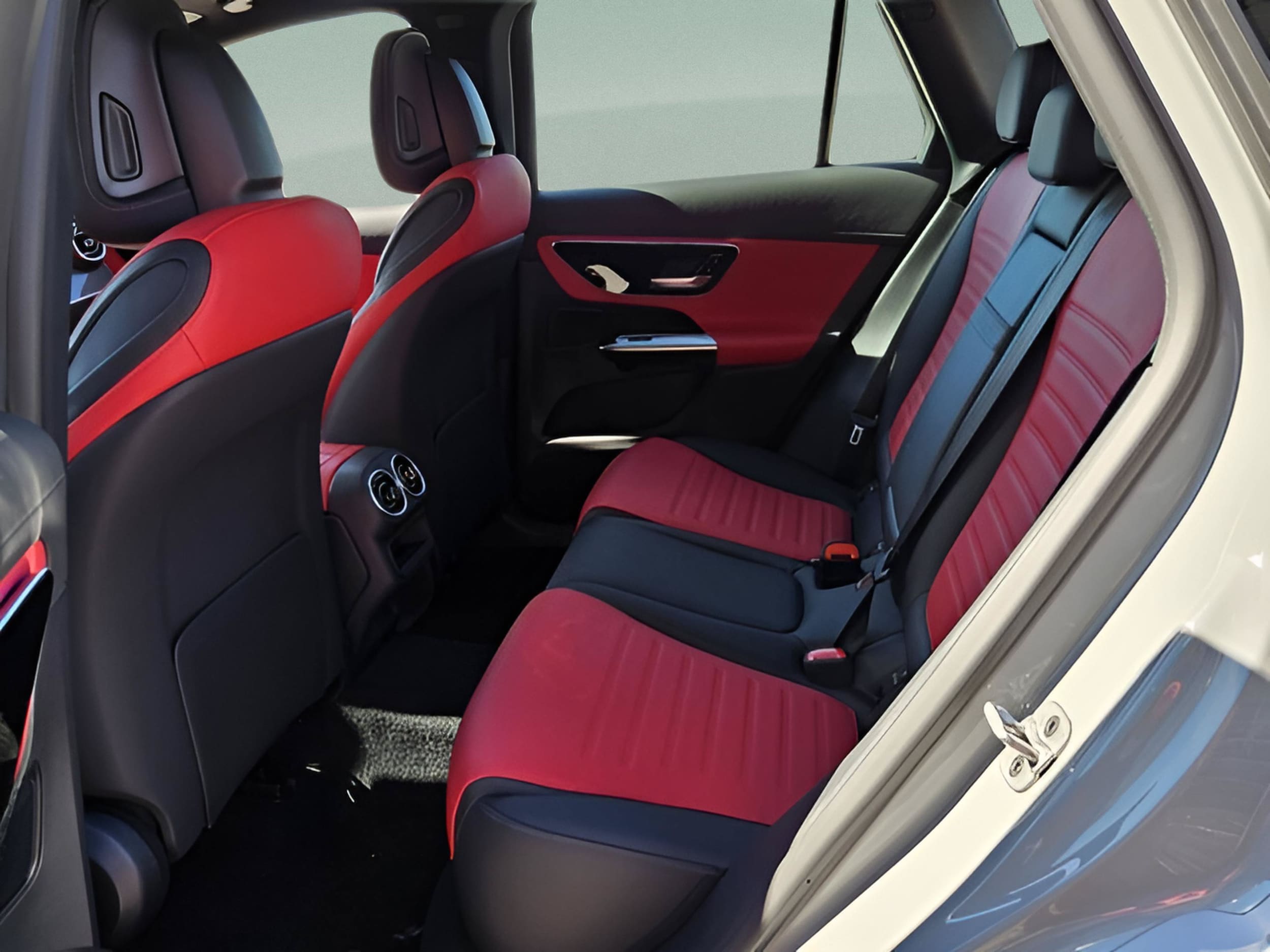 2026 Mercedes-Benz GLC AMG GLC43 - Photo 10