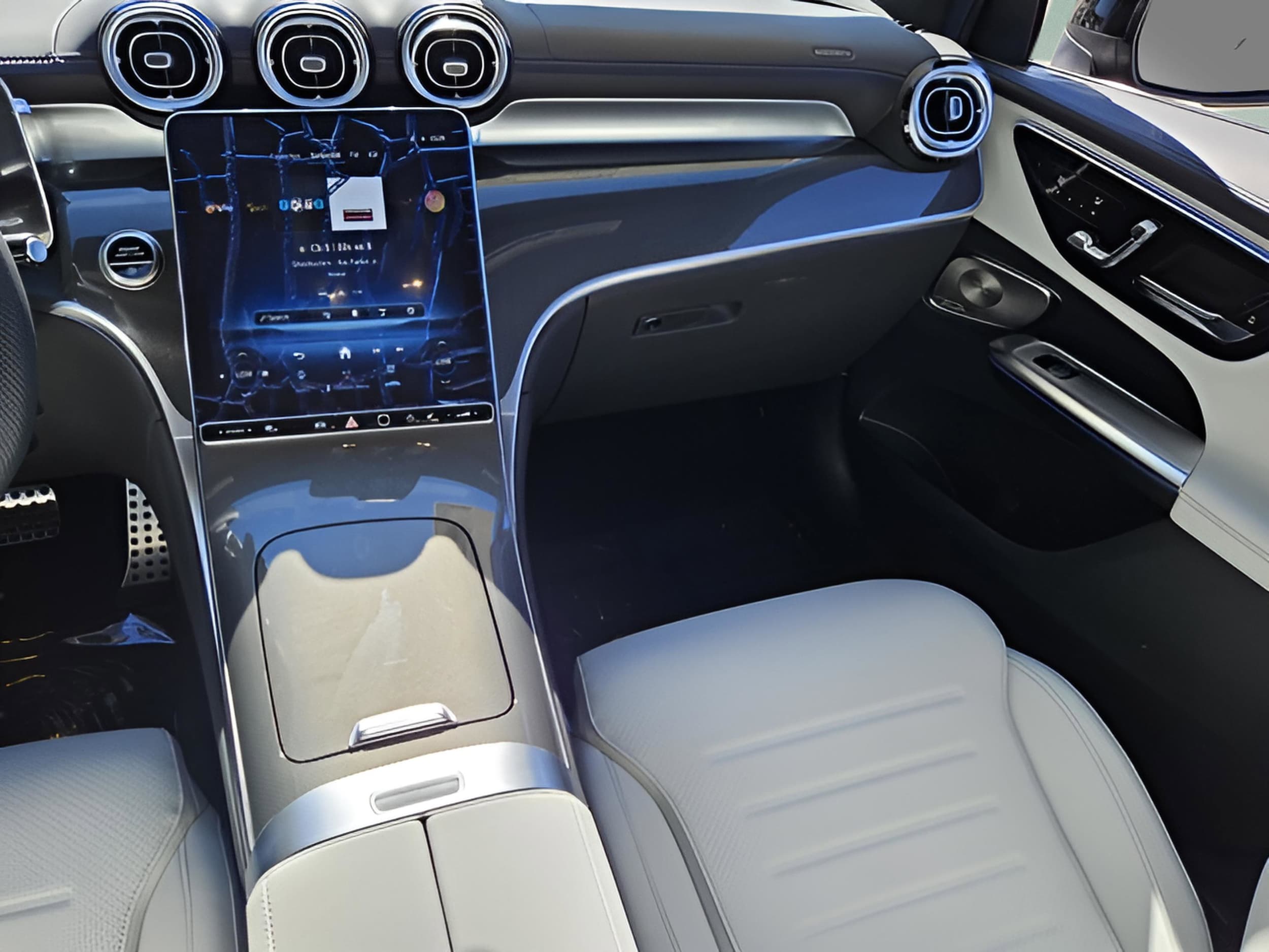 2026 Mercedes-Benz GLC Base - Photo 9