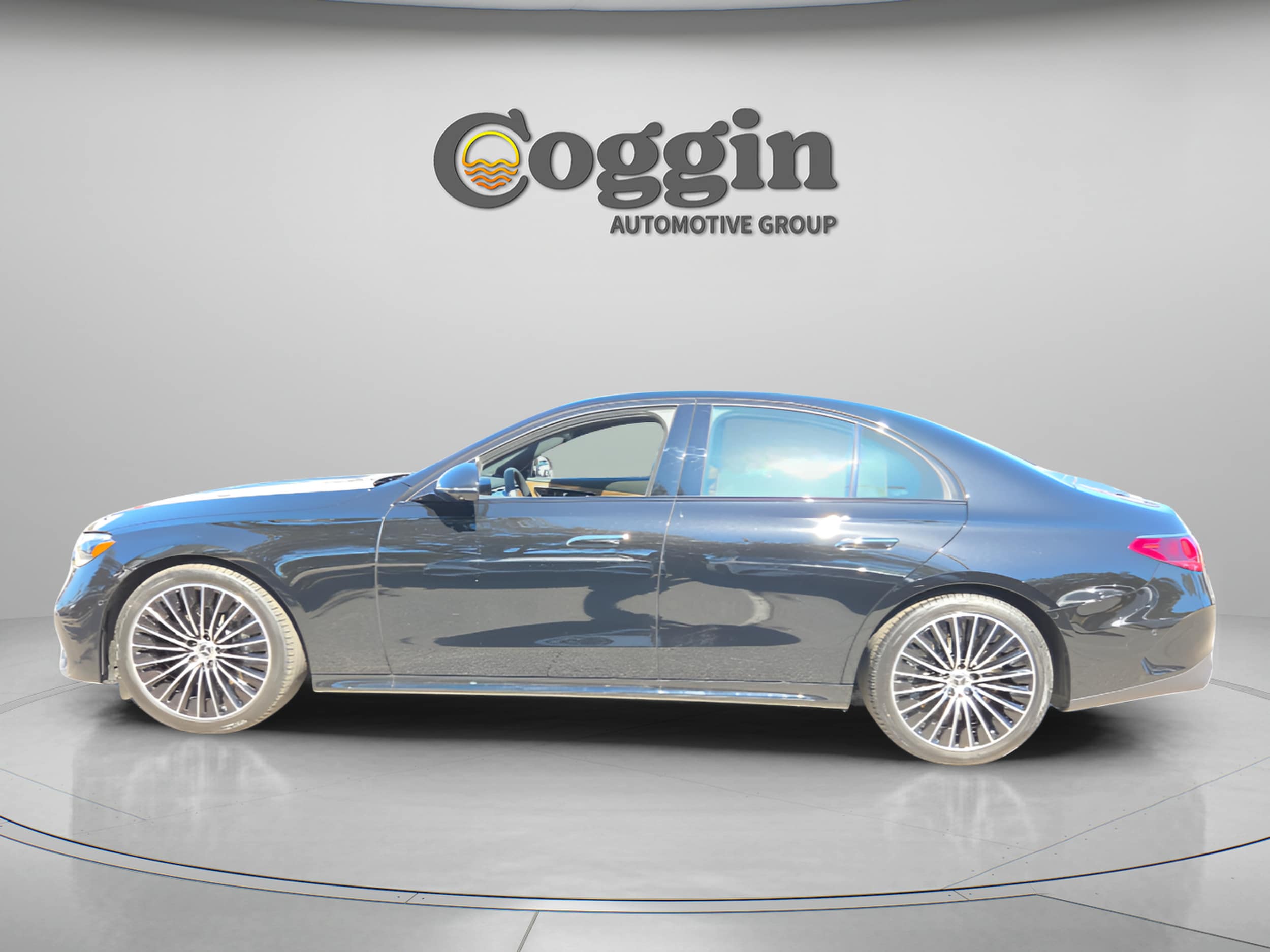 2026 Mercedes-Benz E-Class E450 - Photo 2