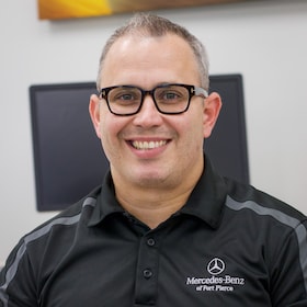 Staff member Yoismel Mendoza from ID_9a5bb44e0217
