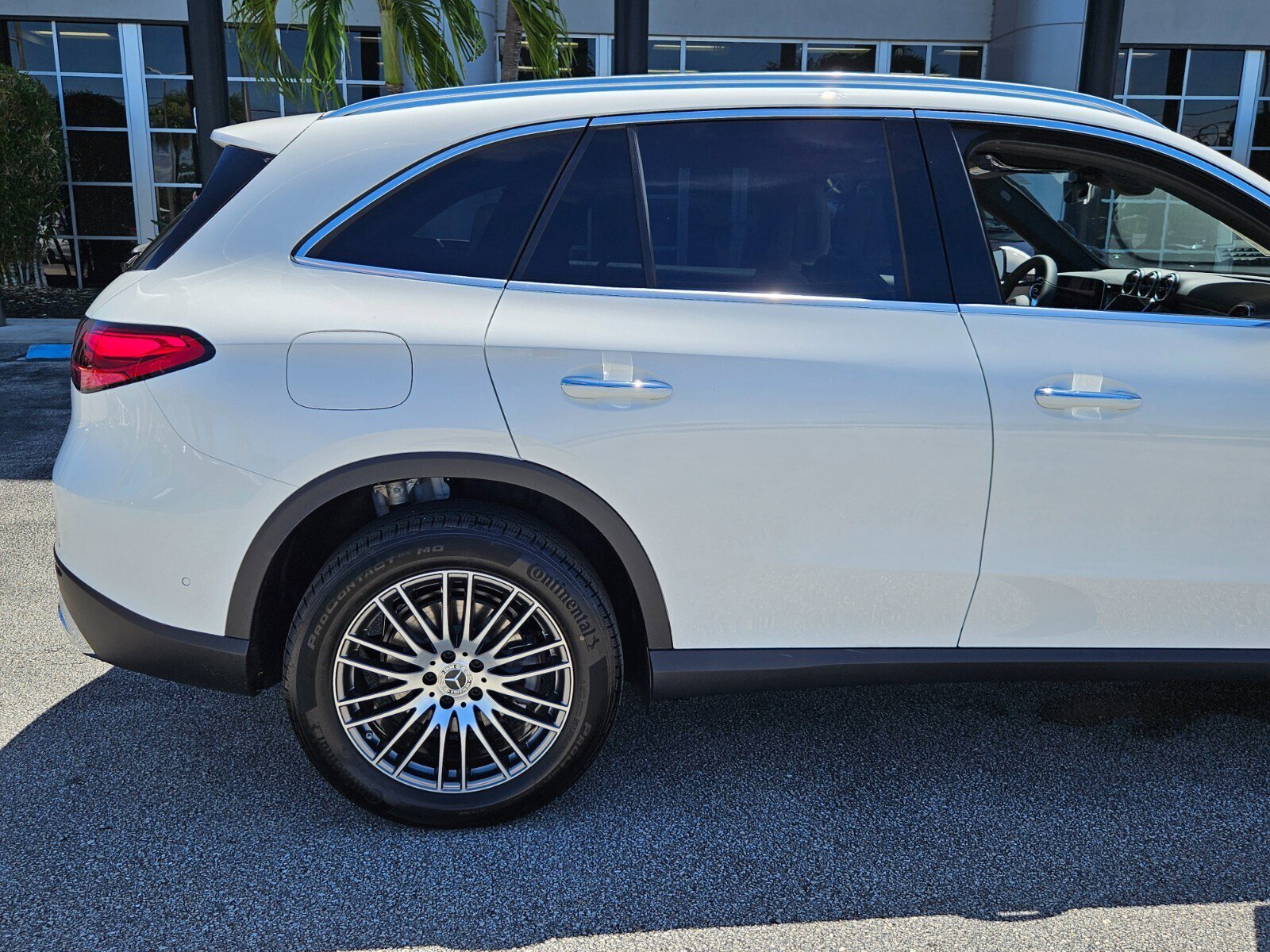 2026 Mercedes Benz GLC 300 photo 4