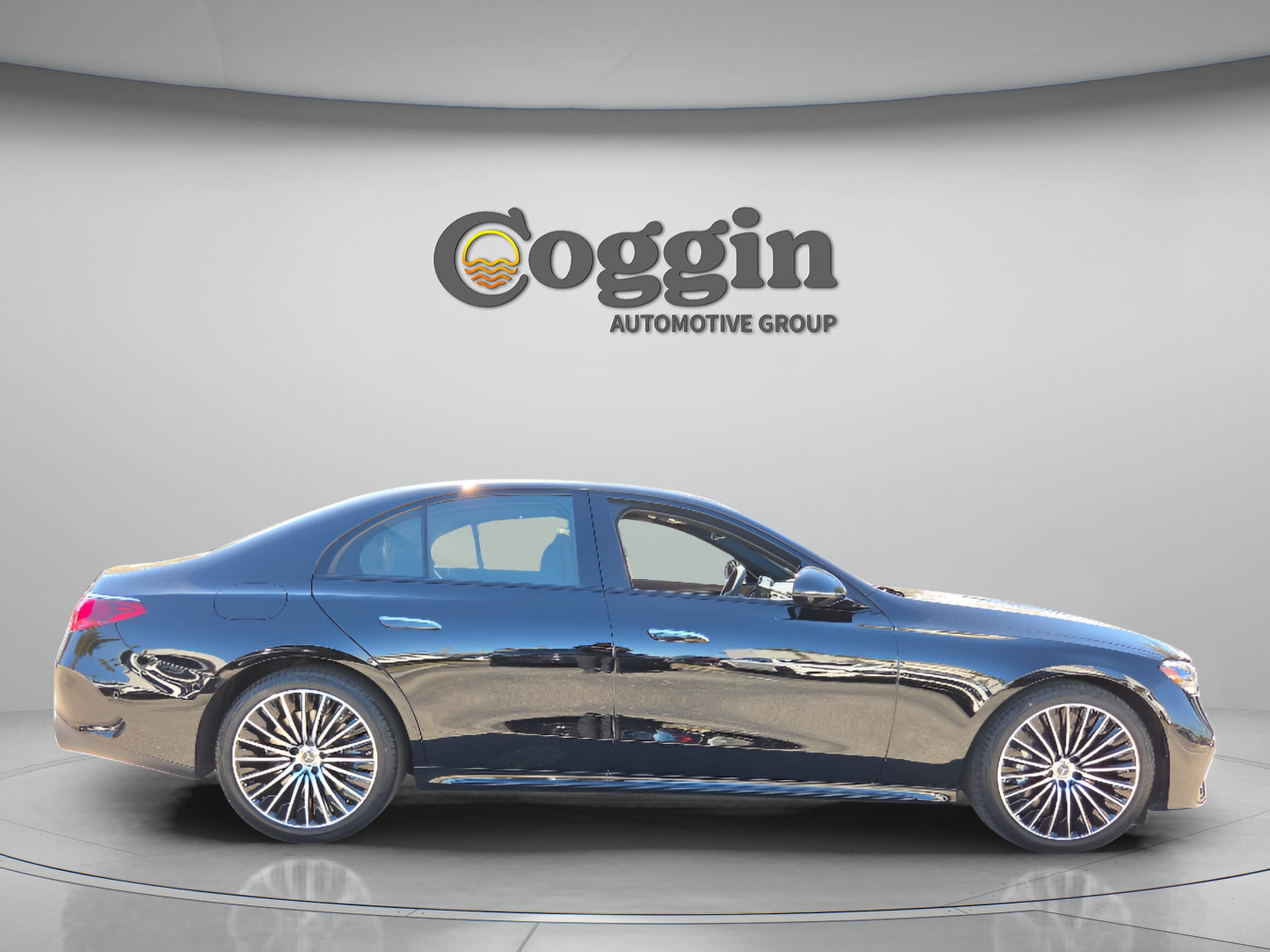 2026 Mercedes-Benz E-Class E450 - Photo 6