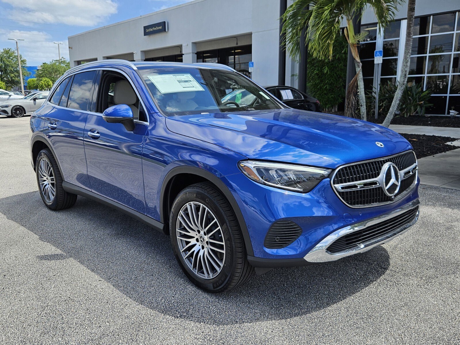 2025 Mercedes-Benz GLC Base's photo