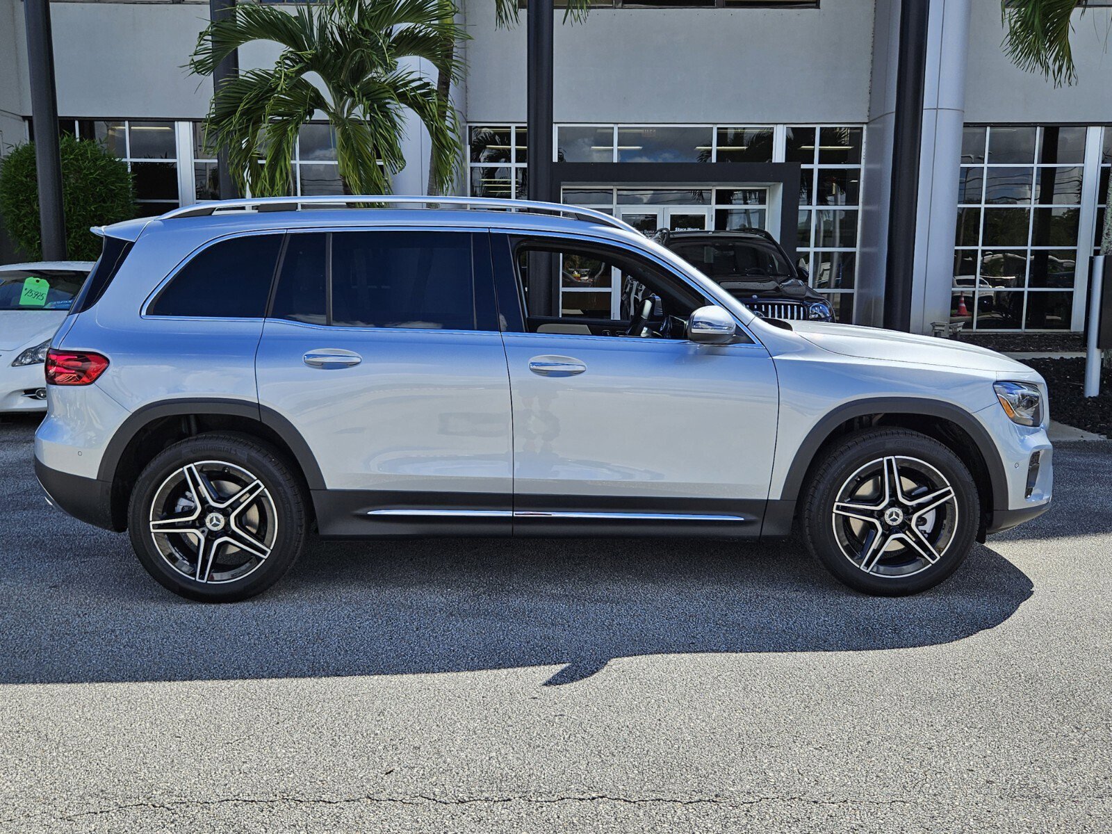 2026 Mercedes Benz GLB 250 photo 4