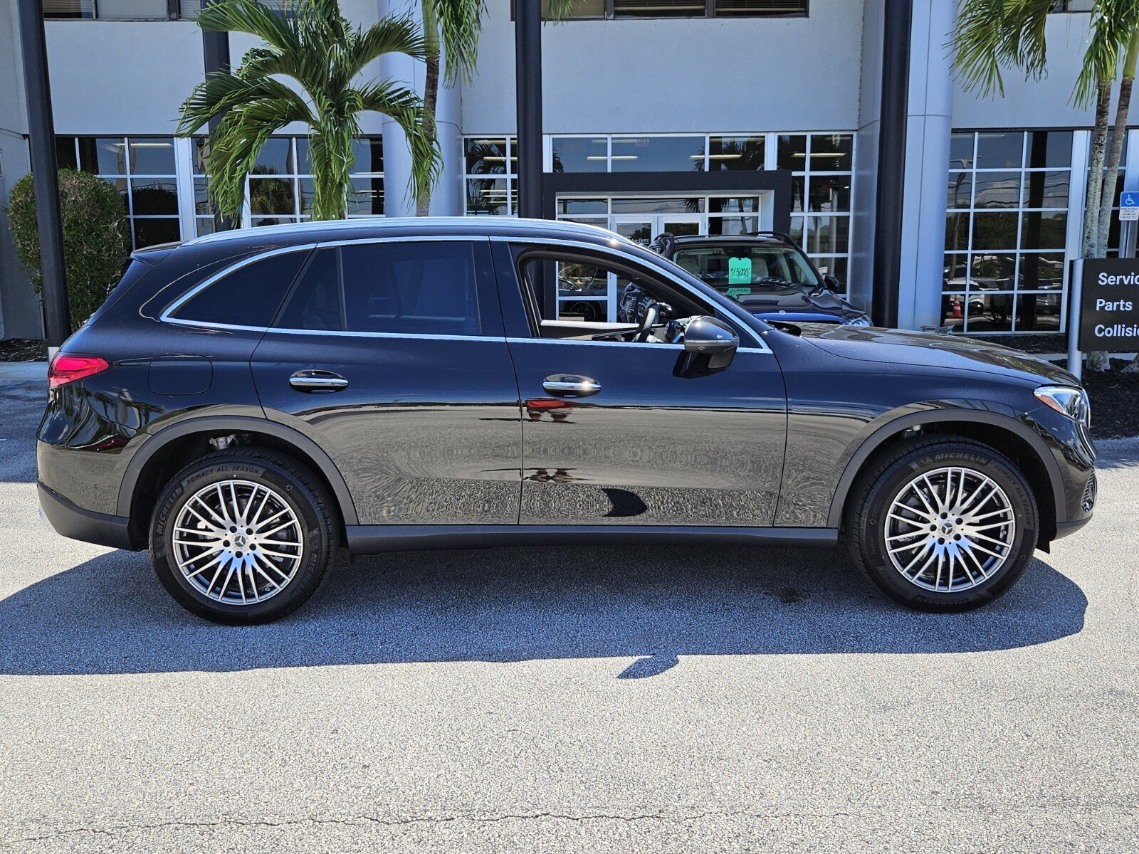 2026 Mercedes Benz GLC 300 photo 3