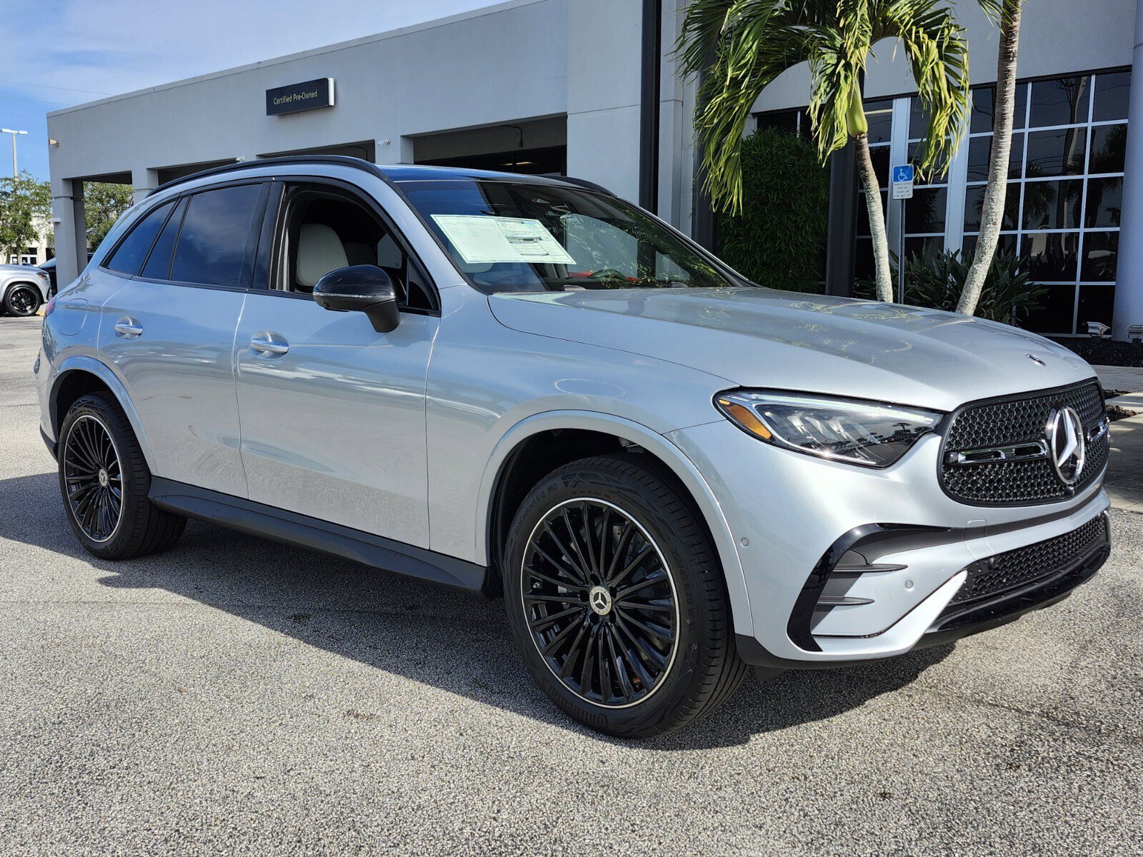 2026 Mercedes-Benz GLC Base's photo
