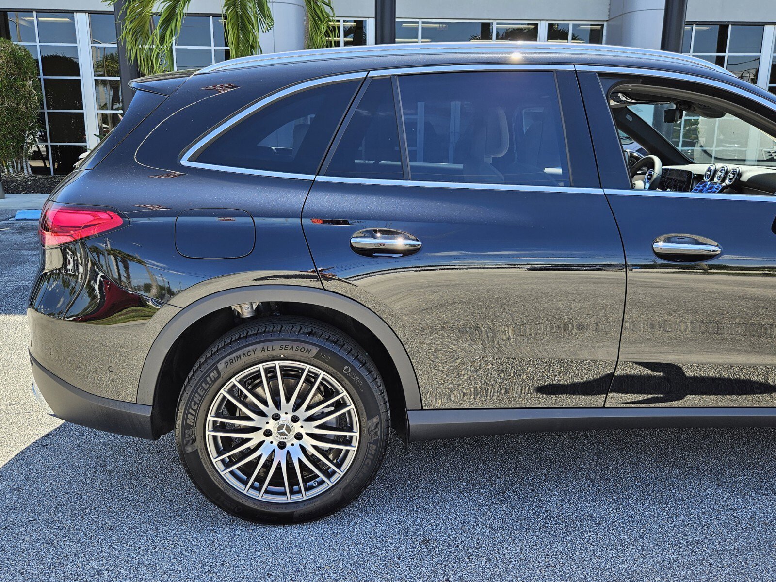 2026 Mercedes Benz GLC 300 photo 4