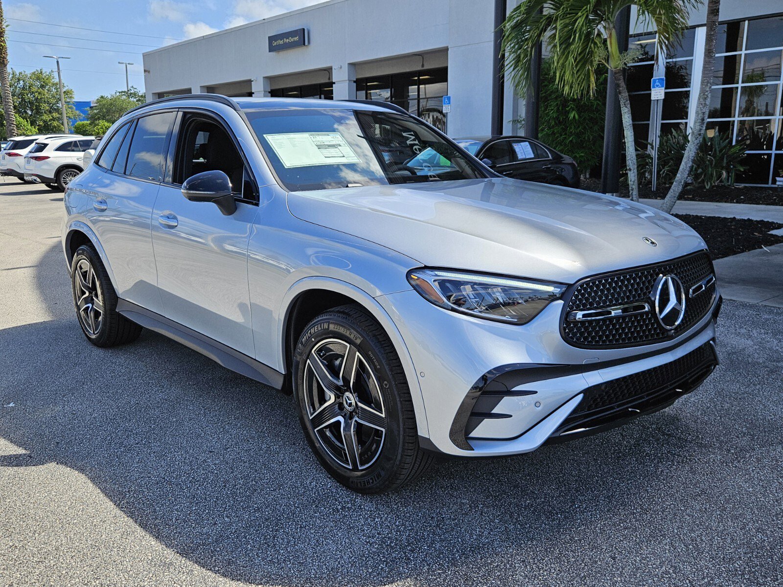 2025 Mercedes-Benz GLC Base's photo