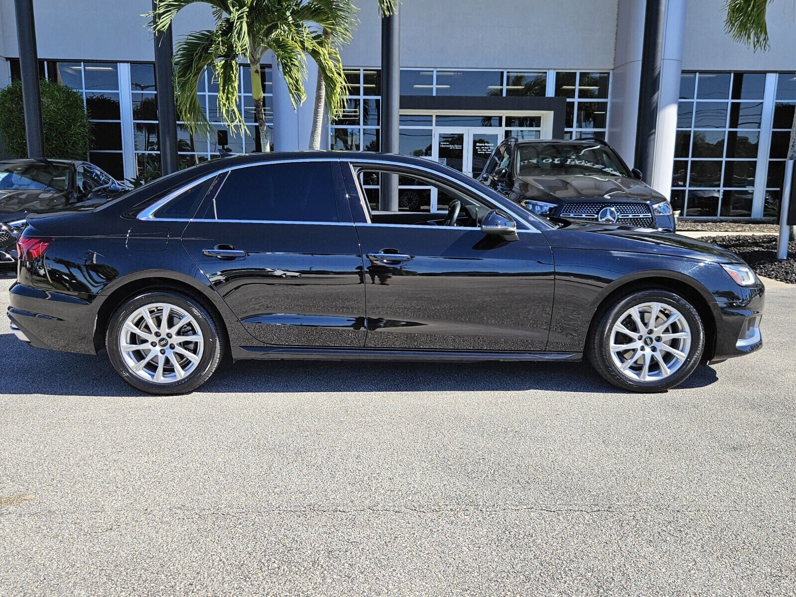 2022 Audi A4 40 Premium photo 2