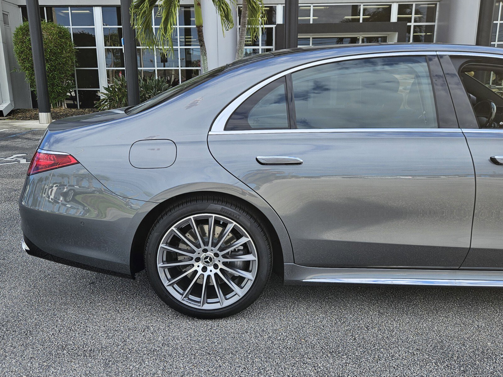 2026 Mercedes Benz S 580 4MATIC photo 4