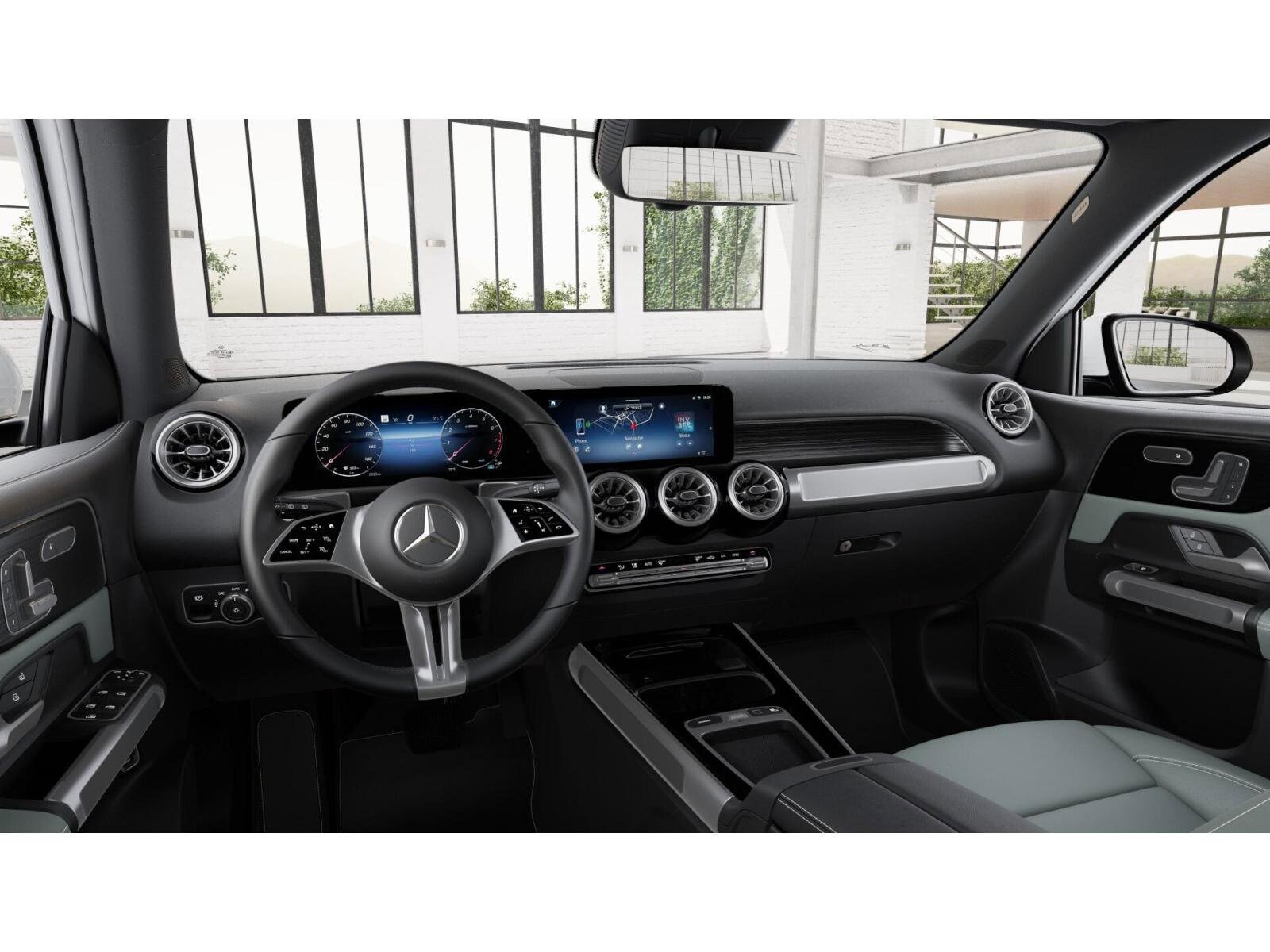 2026 Mercedes Benz GLB 250 photo 3