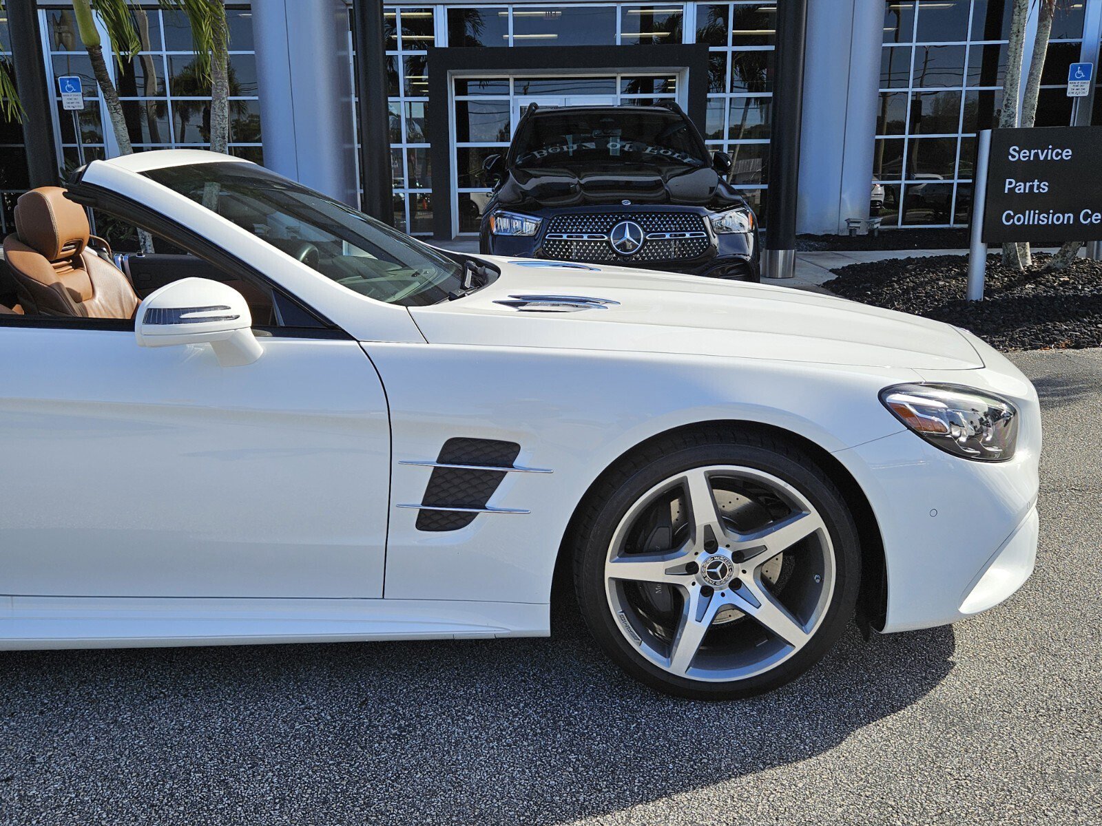 2018 Mercedes Benz SL 550 photo 2