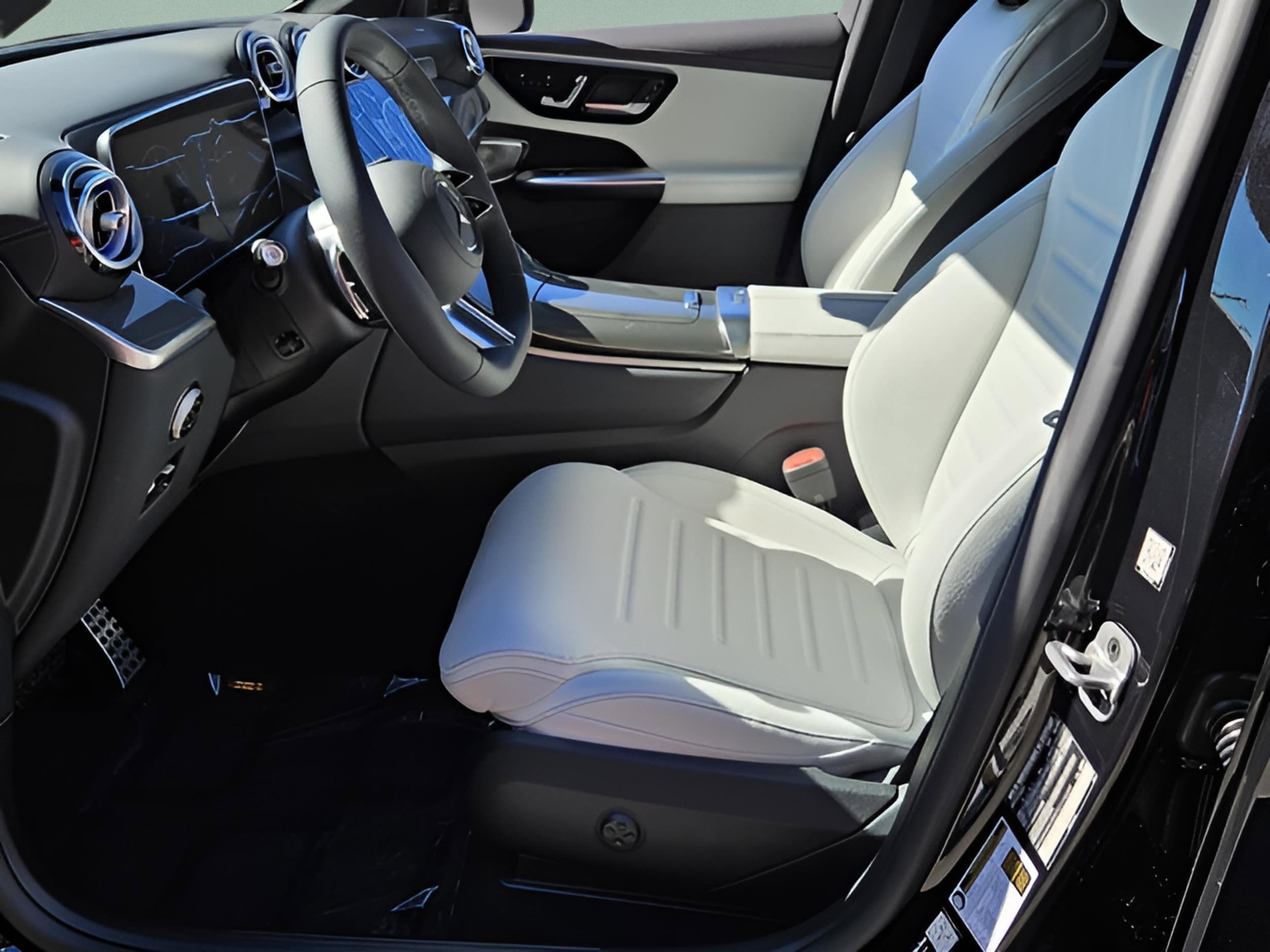 2026 Mercedes-Benz GLC Base - Photo 11