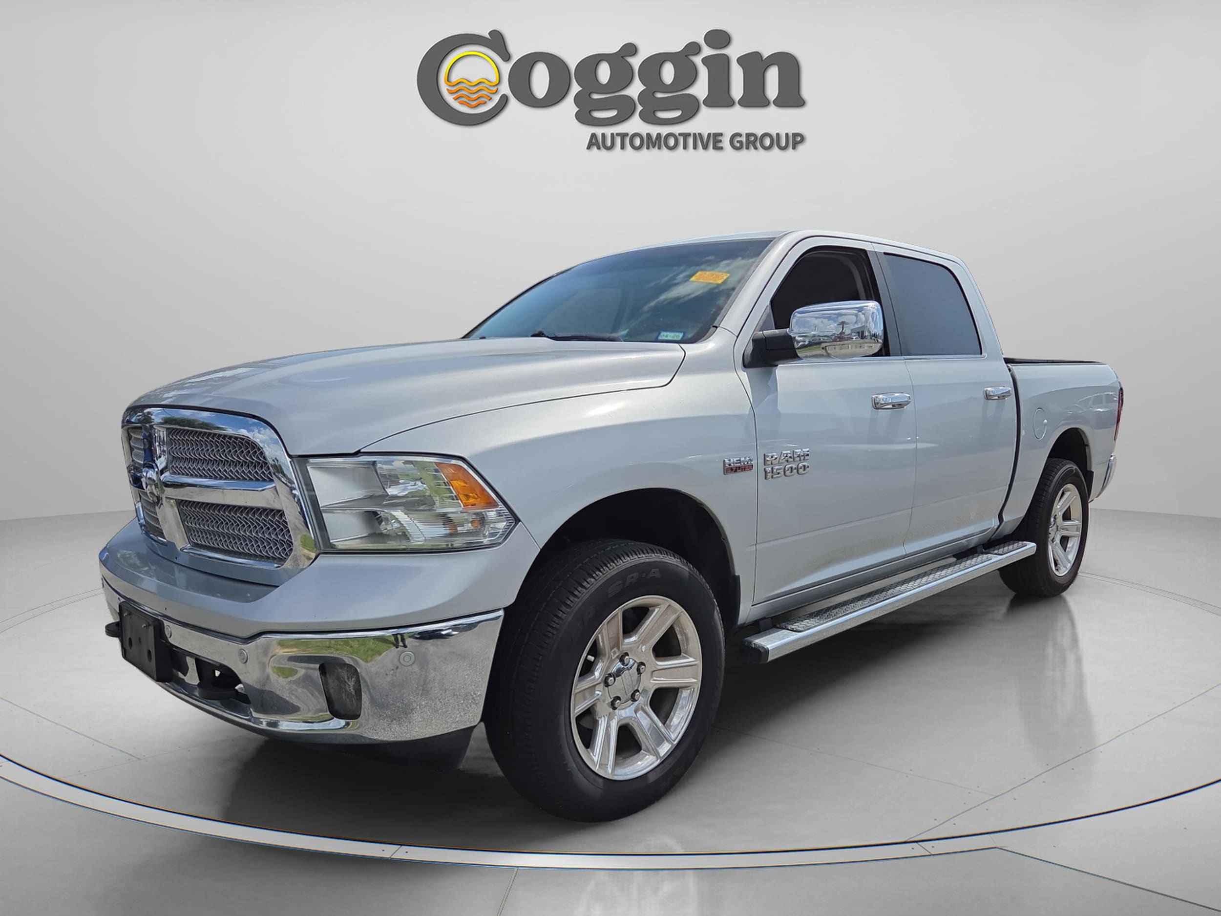 2018 RAM 1500 Lone Star Silver 4x4 Crew Cab 5'7's photo