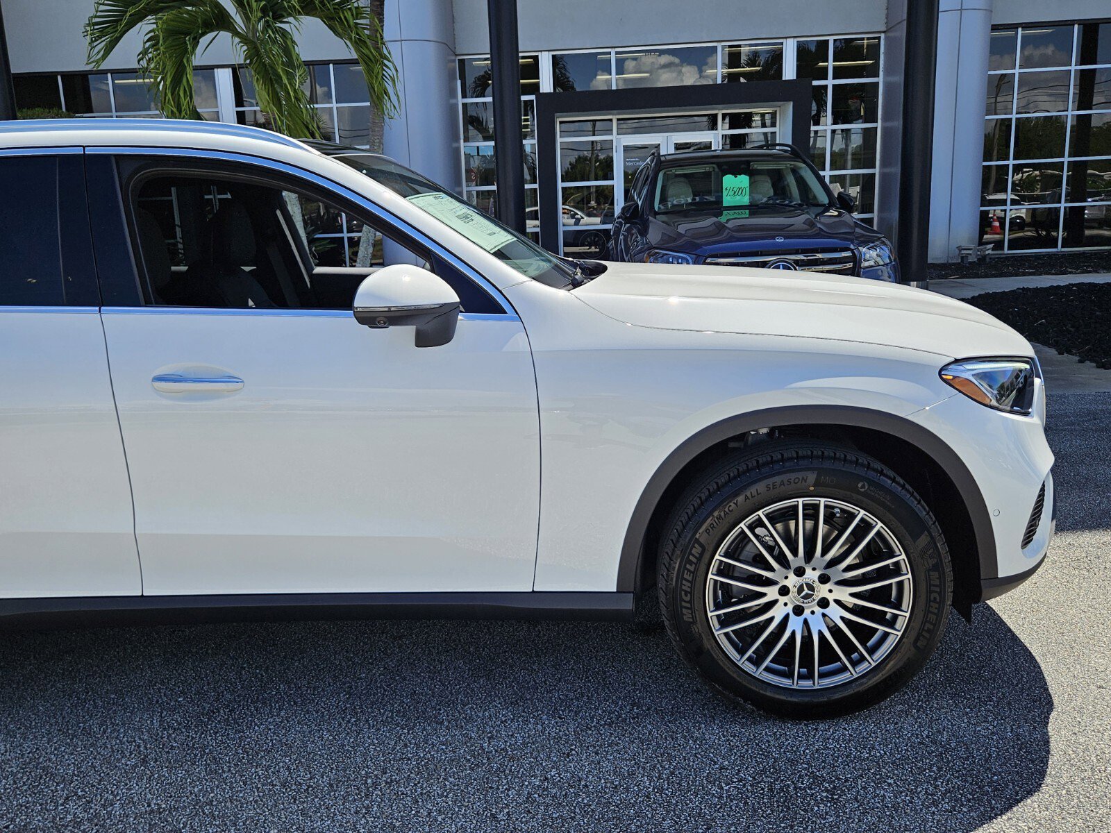 2026 Mercedes Benz GLC 300 photo 2