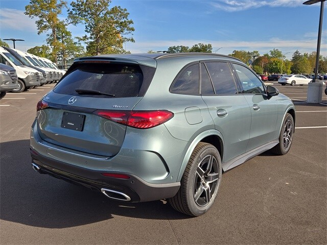 2026 Mercedes Benz GLC 300 4MATIC photo 2