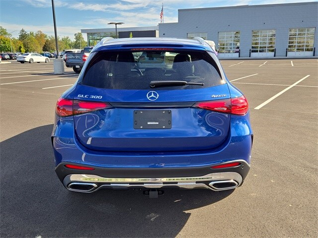 2026 Mercedes Benz GLC 300 4MATIC photo 4
