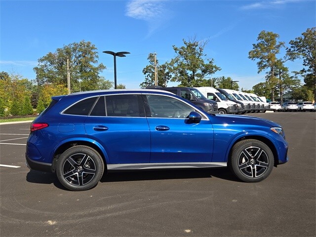 2026 Mercedes Benz GLC 300 4MATIC photo 2