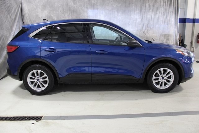 Used 2022 Ford Escape SE with VIN 1FMCU0G67NUB64935 for sale in Fort Wayne, IN