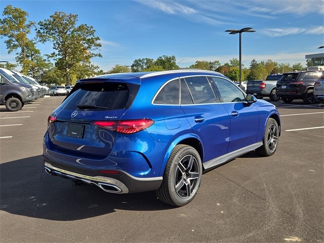 2026 Mercedes Benz GLC 300 4MATIC photo 3