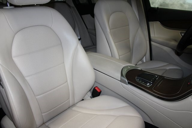2022 Mercedes Benz GLC 300 4MATIC photo 4
