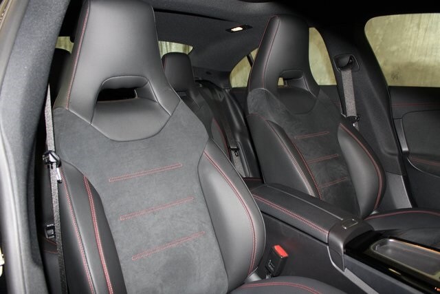 2024 Mercedes Benz CLA 250 4MATIC photo 4