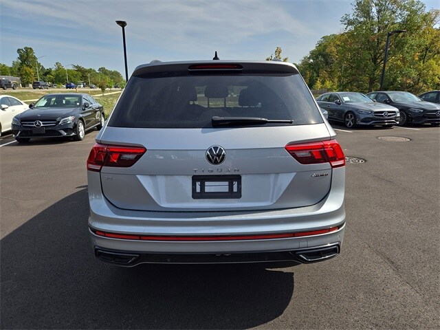 2022 Volkswagen Tiguan SE R-Line Black photo 3