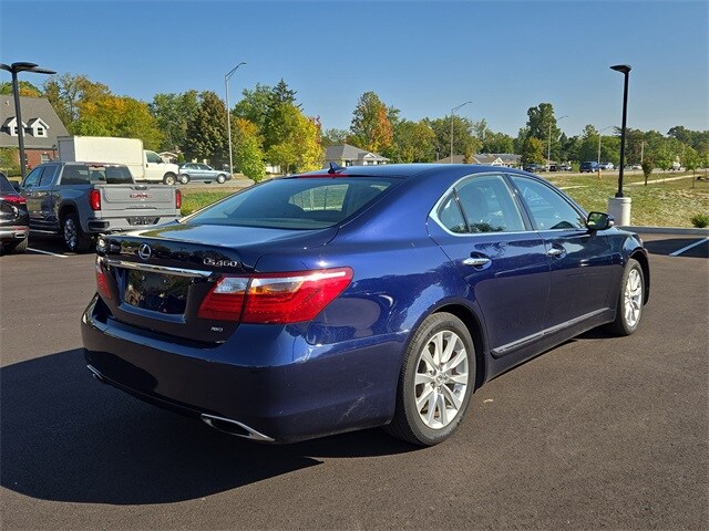 2010 Lexus LS 460 photo 3