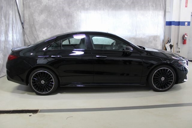 2024 Mercedes Benz CLA 250 4MATIC photo 2