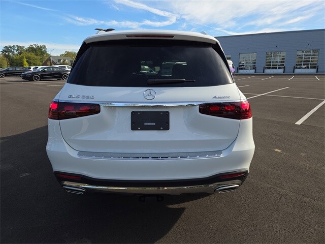 2026 Mercedes Benz GLS 580 4MATIC photo 3