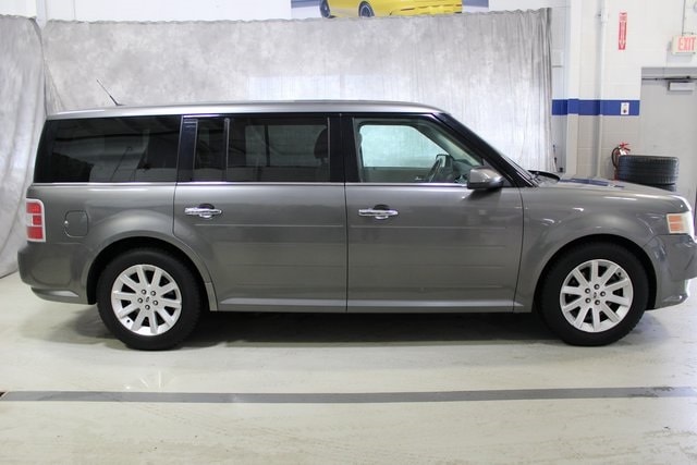 Used 2009 Ford Flex SEL with VIN 2FMEK62C49BA02092 for sale in Fort Wayne, IN