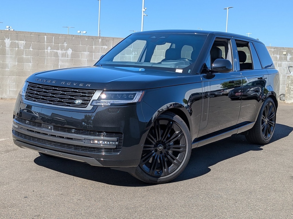 Used 2025 Land Rover Range Rover P400 SE SUV