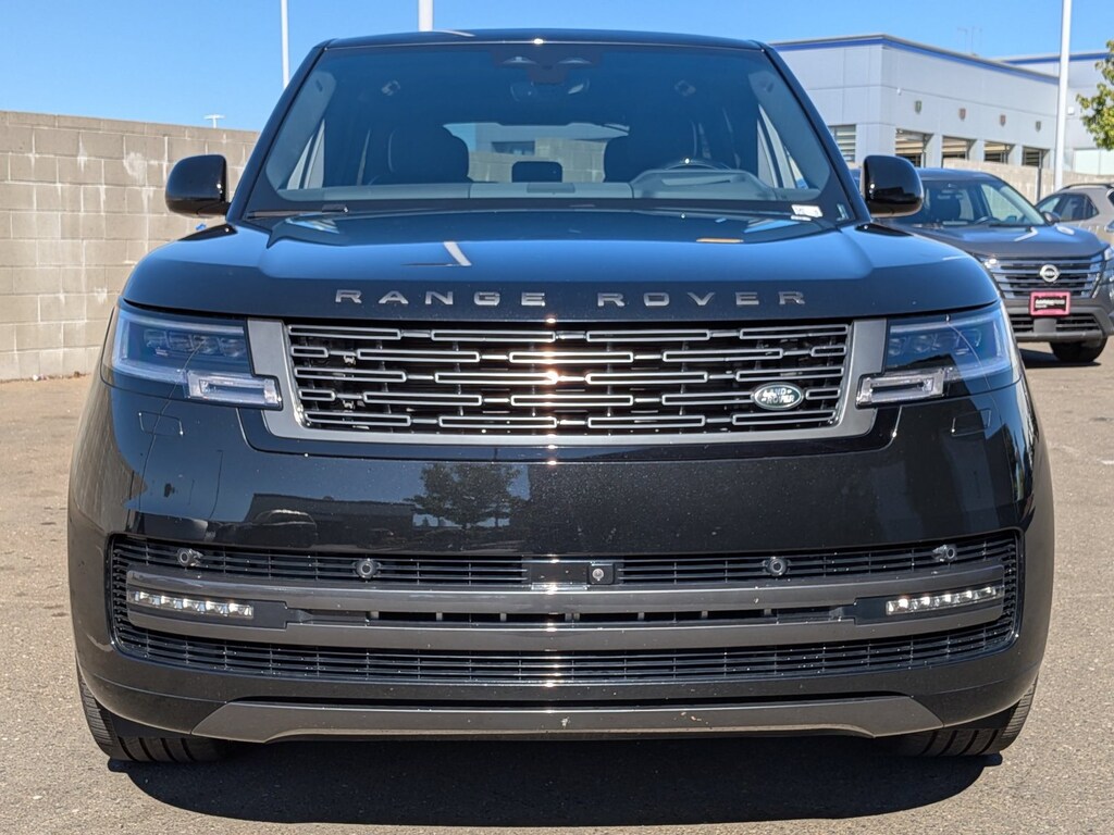 Used 2025 Land Rover Range Rover P400 SE SUV