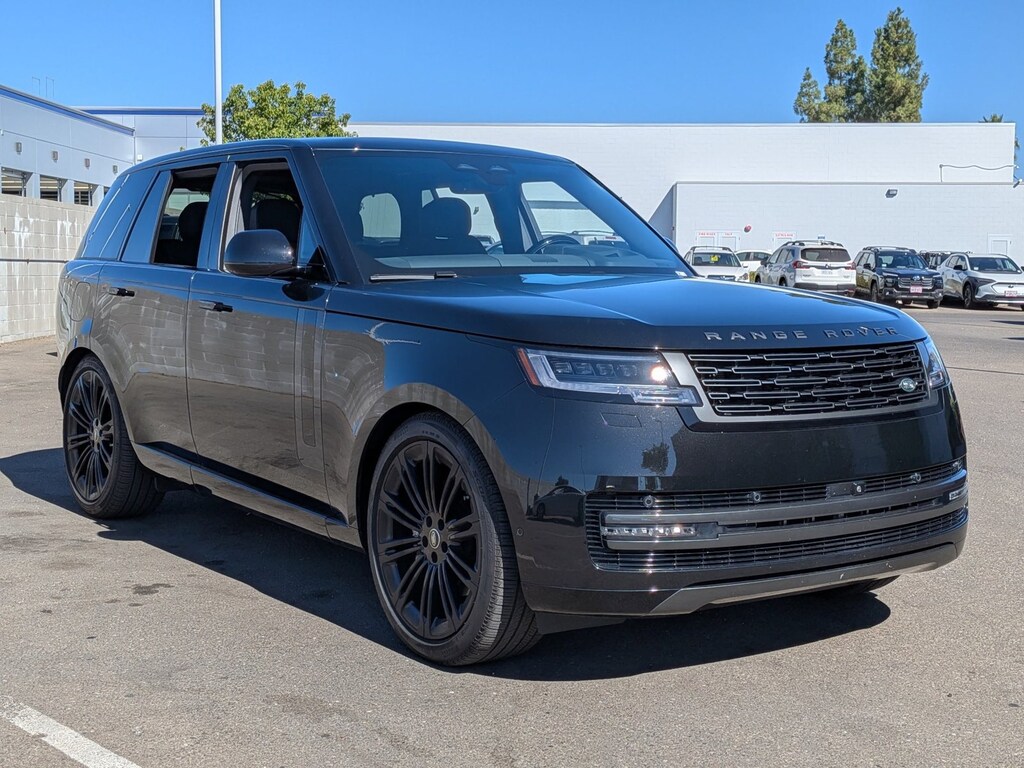 Used 2025 Land Rover Range Rover P400 SE SUV