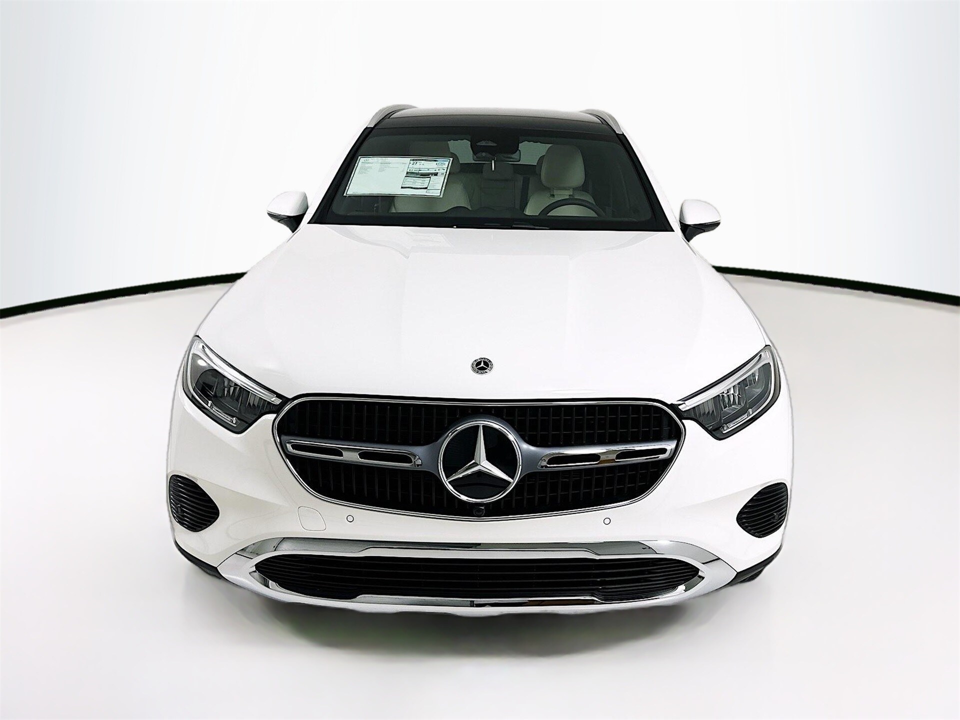 2025 Mercedes Benz GLC 300 photo 2