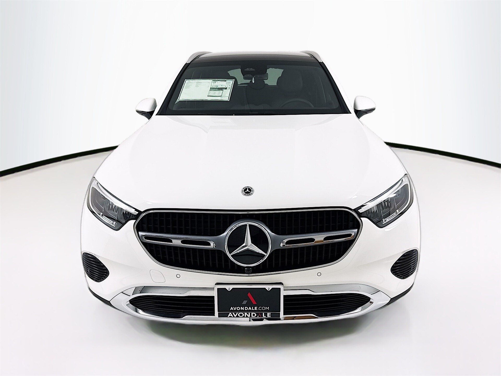 2025 Mercedes Benz GLC 300 photo 2