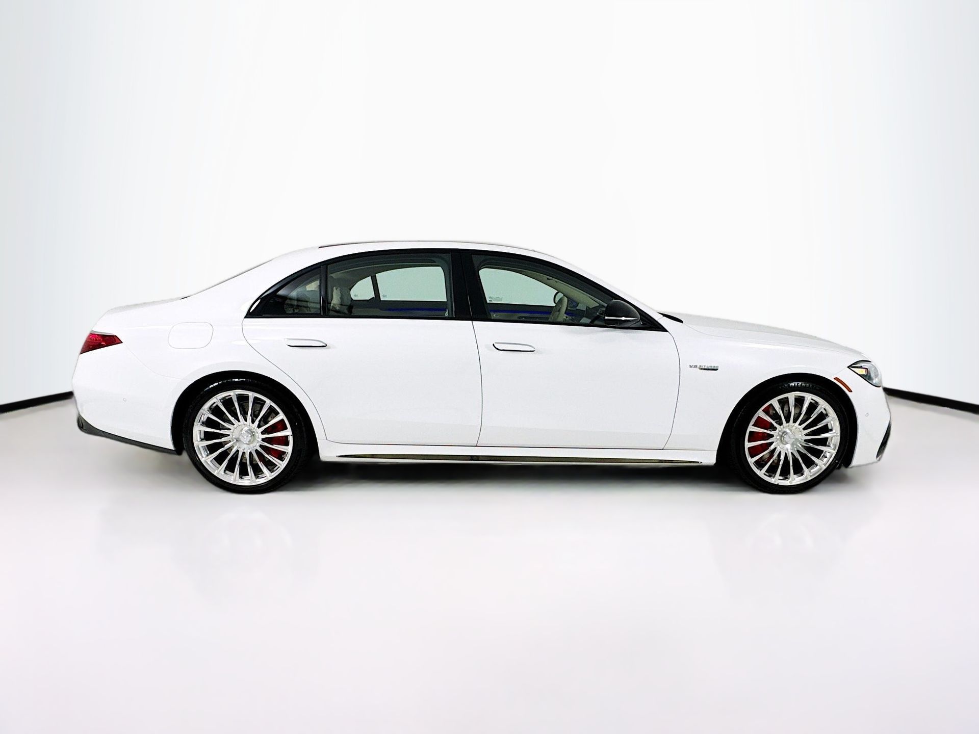 2026 Mercedes-Benz S-Class AMG S 63 - Photo 9