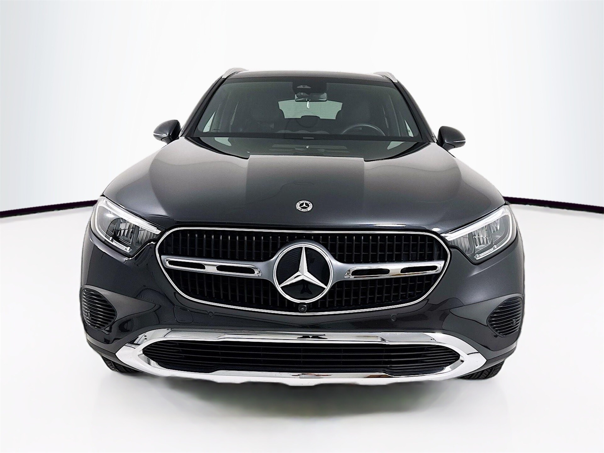 2025 Mercedes Benz GLC 300 photo 2