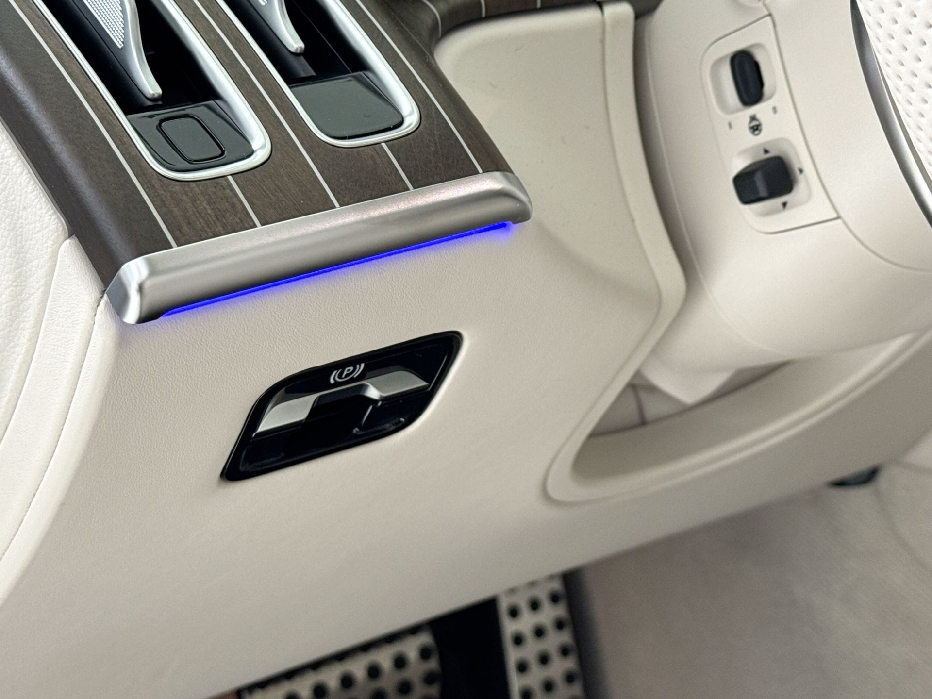 2026 Mercedes-Benz S-Class AMG S 63 - Photo 11