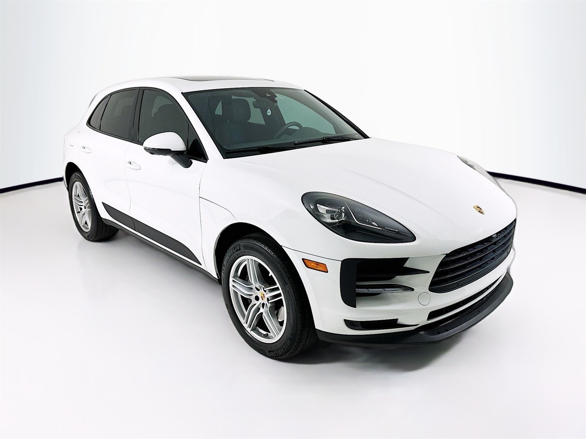 2021 Porsche Macan Base's photo